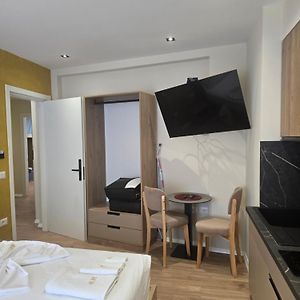 Studio met een King Size Bed
